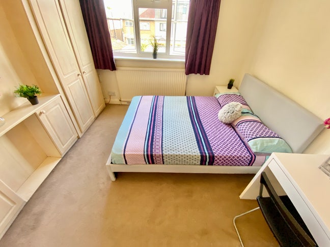 1 room left - 30 min to Liverpool Street - Hurry!! Main Photo