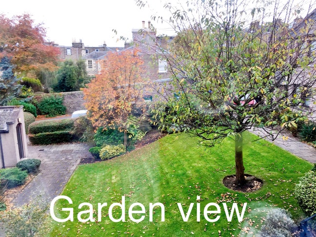 Spacious 2 bedroom flat in Dundee west end Main Photo