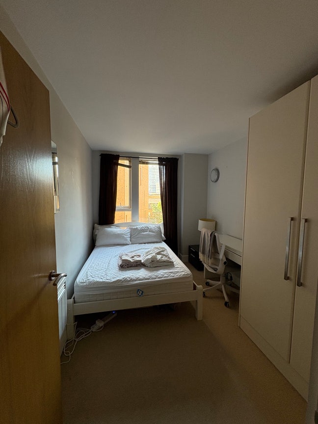 Private double room in largely empty two bed flat  Main Photo
