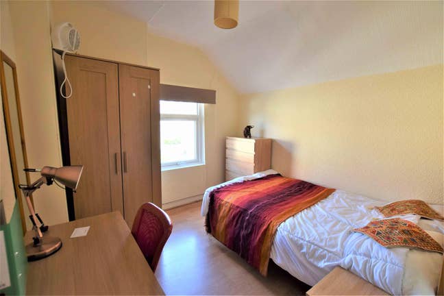 Quiet. Fully Furnished Room - Moy Rd - Bills inc Main Photo