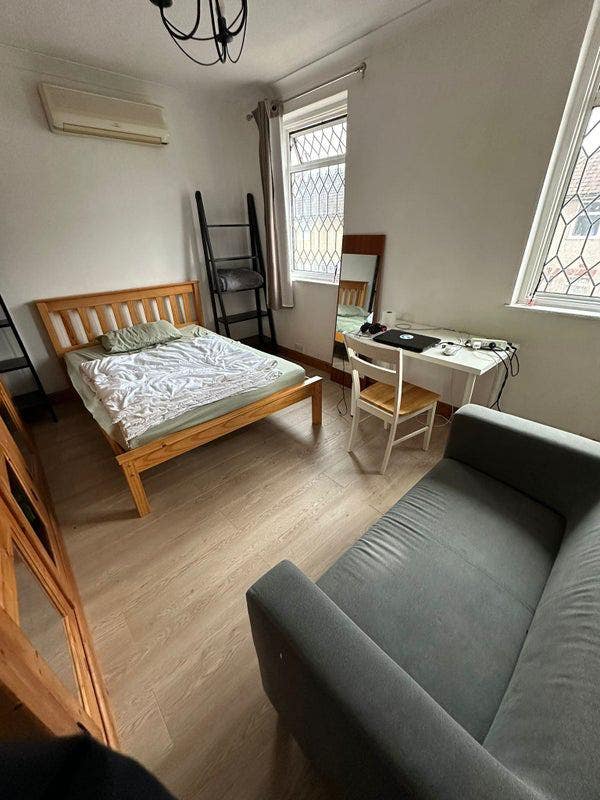 🏡Huge Double Room in Canary Wharf Area Main Photo
