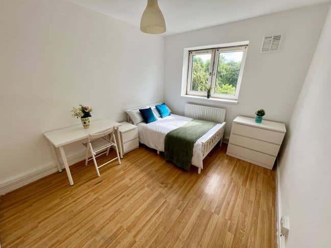 Bethnal Green E2 – £715 + Bills 🚇 Main Photo