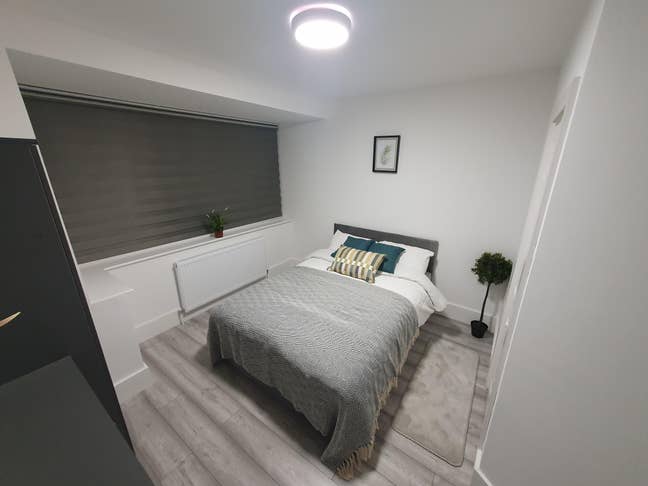 Modern Ensuite 🚶‍♂️ 14Min Walk to Stn + Bills Inc Main Photo