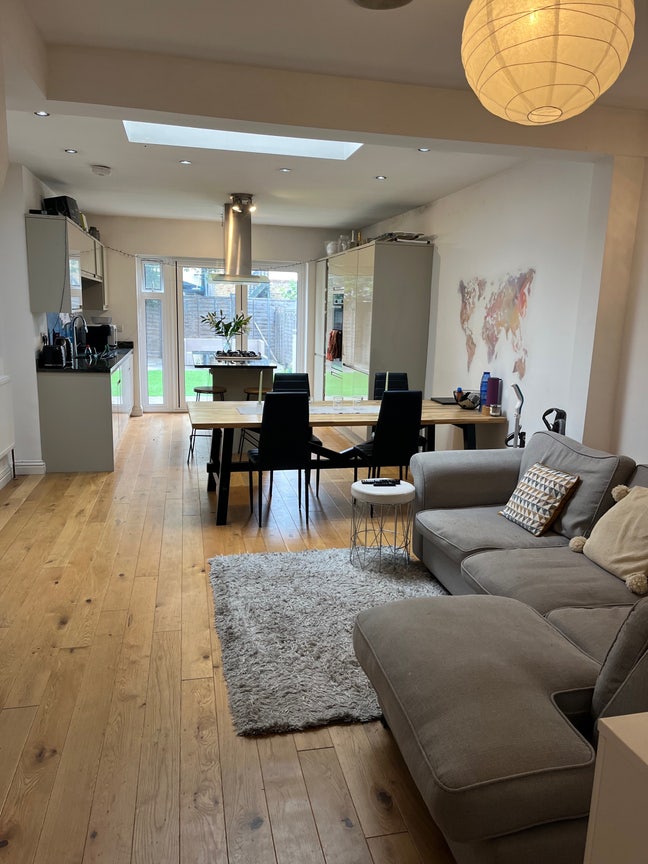 2 X double rooms, 3-bed house, Colliers Wood Main Photo
