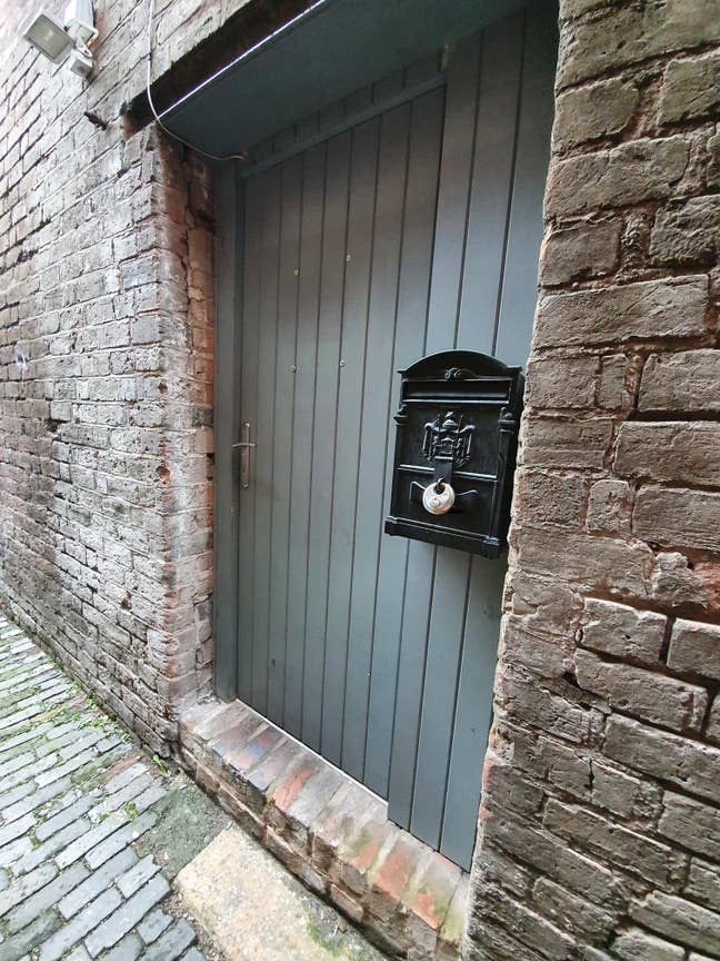 Secure your studio central Wolverhampton Main Photo