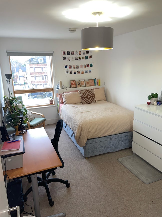 Bright double bedroom with own bathroom,Streatham Main Photo