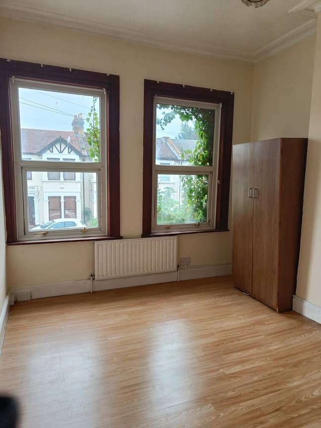 IG1 4RZ Ilford big room available  Main Photo
