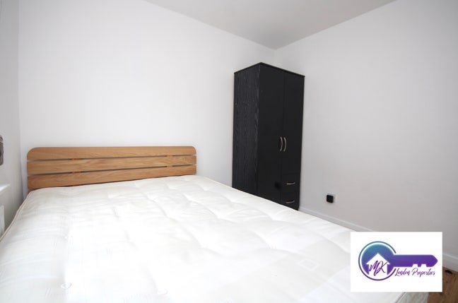 Hoxton Double Room Available in October  Main Photo