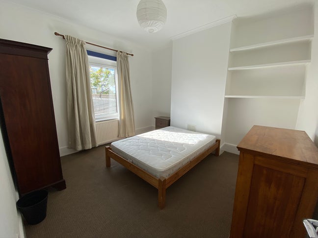 Double Room to let in Kensal Green Main Photo