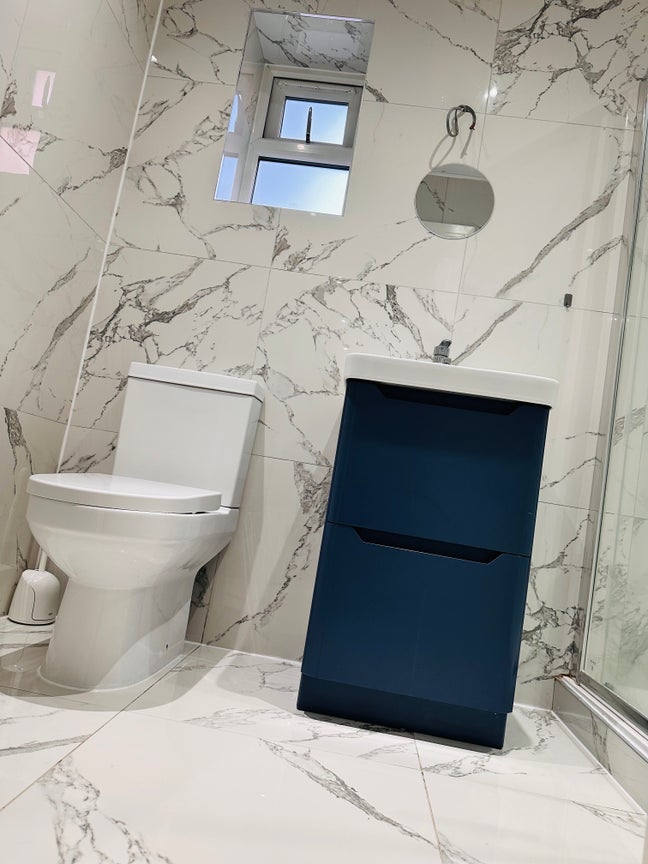 Large En-Suite Room for Rent in a Quiet Burnham  Main Photo