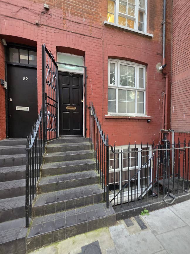 Furnished 1-Bedroom Flat in E1 – Ready to Move In Main Photo