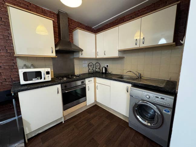 🏡 Spacious Studio Flat – Clapham Road, SW9 0JJ Main Photo