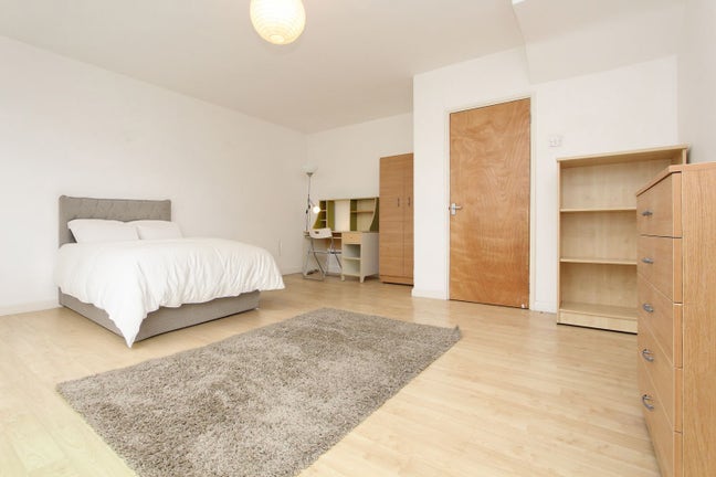 Master Double + Single Room in Hoxton! Main Photo