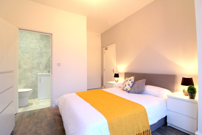 4 Bedroom/4 En-suite, Professional HMO Main Photo