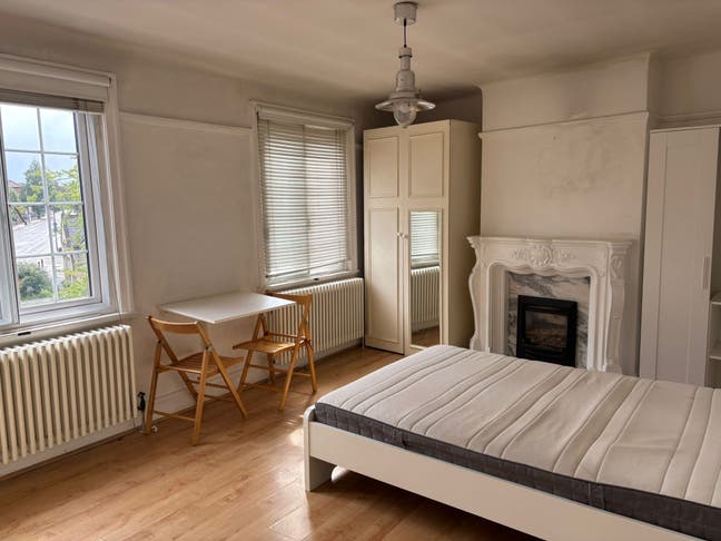 Extra Large Double Bedroom in Harrow Main Photo