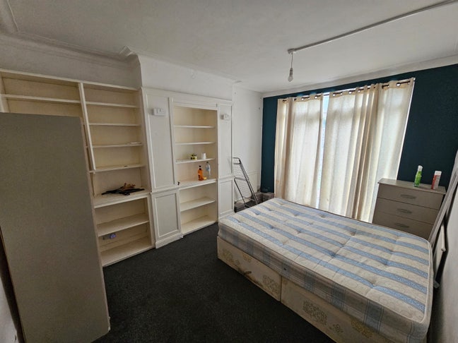 🛏️ Master double room to let- Wembley Main Photo