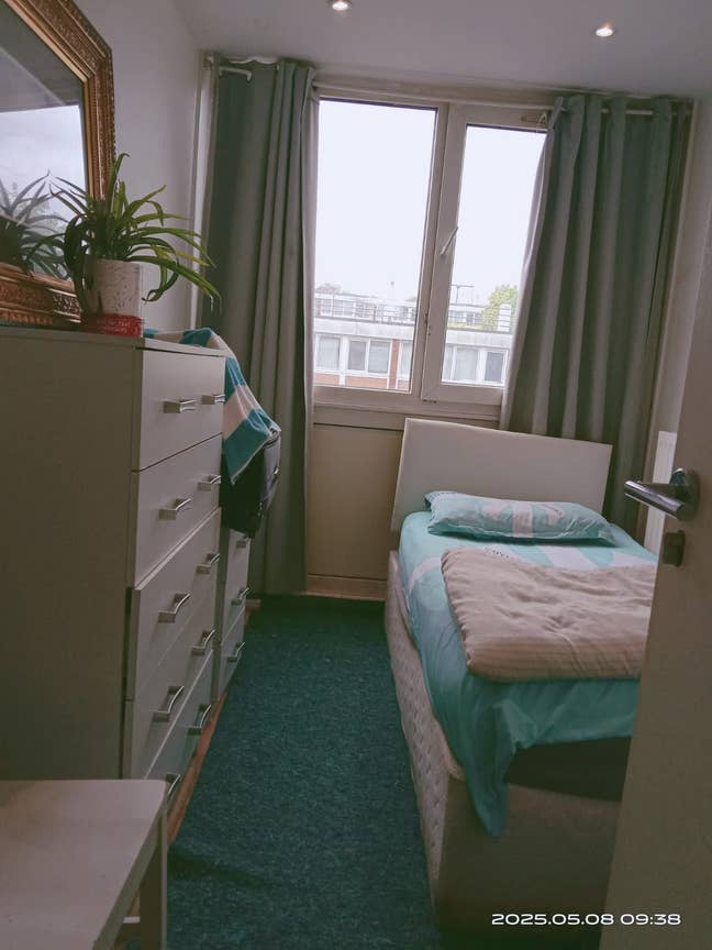 Spacious and Cosy Single Room available for Rent Main Photo