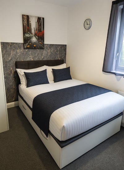 Ensuite room available in Huddersfield Hd4! Main Photo