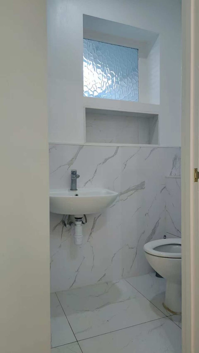 Lovely good size studio for rent in east London  Main Photo