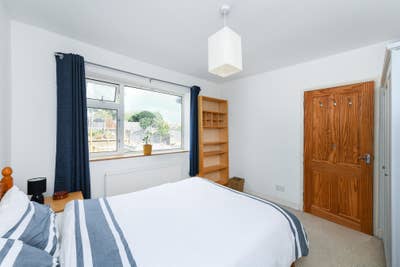 Double room in live-in landlord house Main Photo