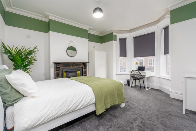 ✚ Huge Brighton Room– All Bills Included ✚ Main Photo