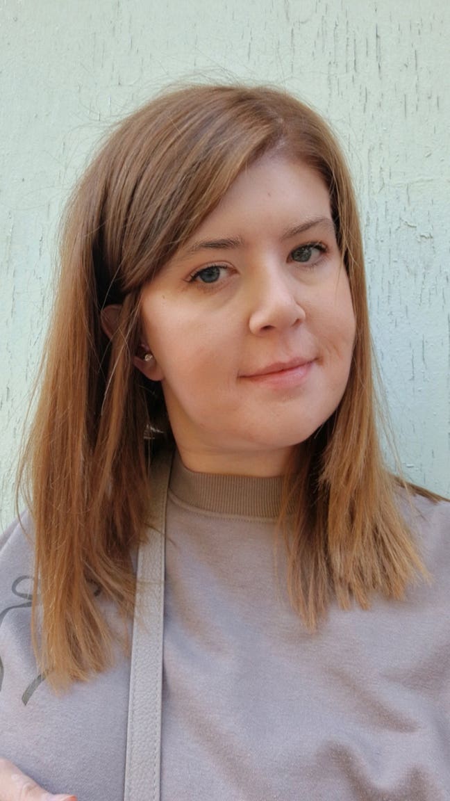 I am a professional female working in a Nurse... Main Photo