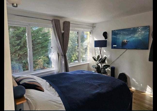 Sunny en-suite double room in Camberwell Main Photo