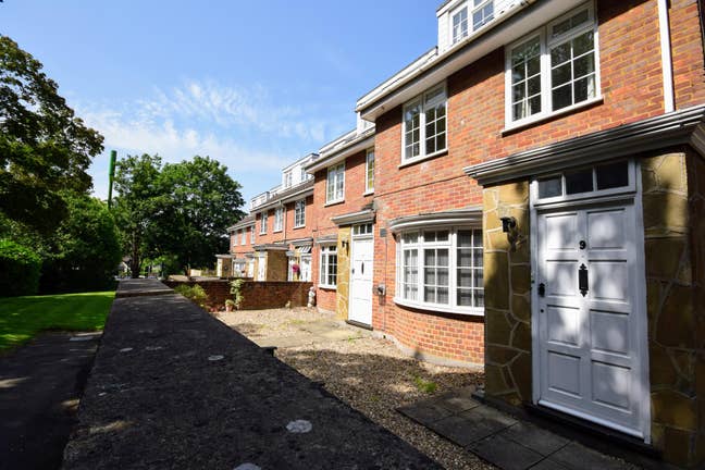 One Bedroom Apartment in the Heart of Watford Main Photo