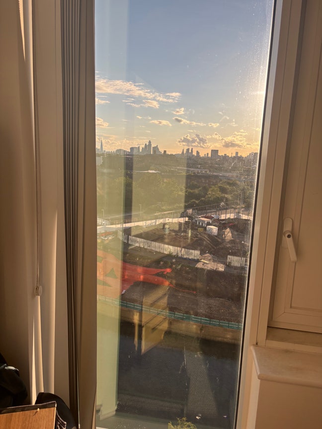 Furnished Double Room available for short-term Main Photo