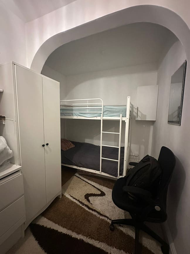 Single and Double rooms with bills included  Main Photo
