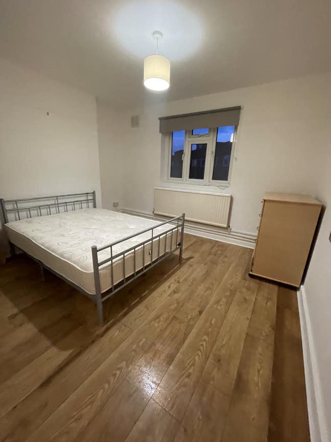 Lovely double room, friendly flat Shepherds Bush  Main Photo