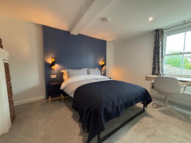 No bills/deposit.Walk to Medway Hosp. & University Main Photo