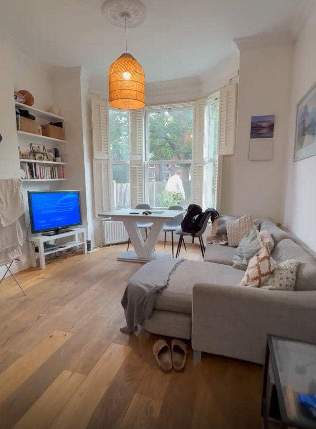 1 Room in 2 Bed Flat Clapham North- Available Asap Main Photo
