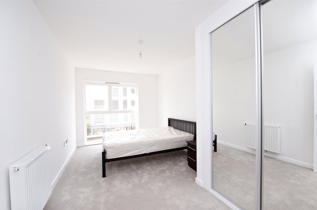One bedroom flat near Clapham North station Main Photo