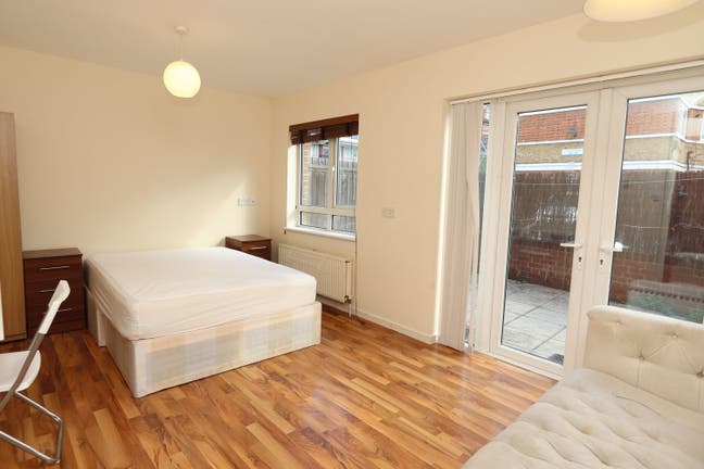 Big room for couples with terrace in Zone 1 - SE1 Main Photo