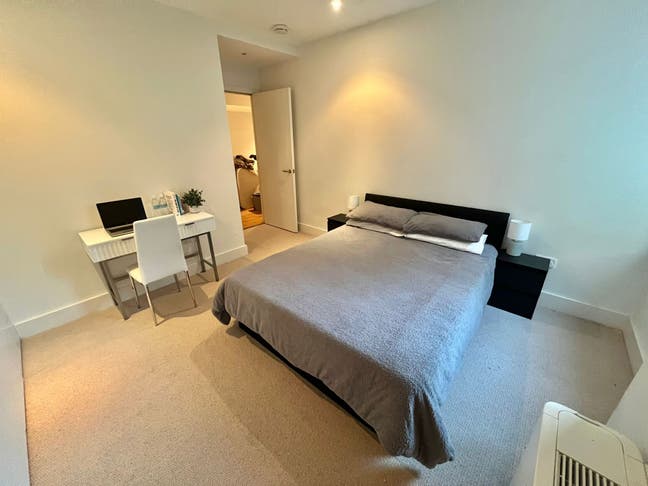 Modern Spacious 2Bd Battersea Waterfront Apartment Main Photo