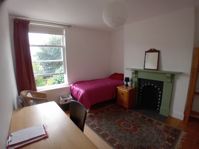 Seeking mature house-mate in central Bristol Main Photo