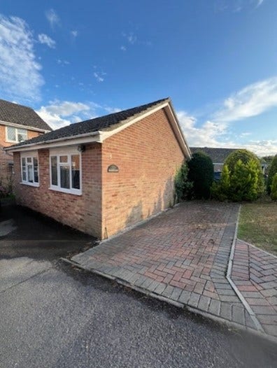 1 bedroom self contained fully furnished annex  Main Photo