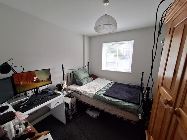 Room in a 2-bed flat just off Leith Walk Main Photo