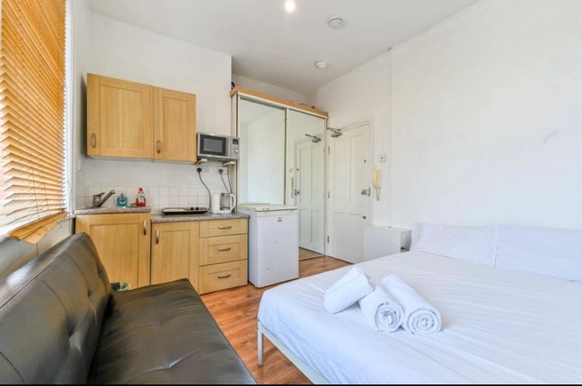 Studio for Rent – Reedham (Purley) Main Photo