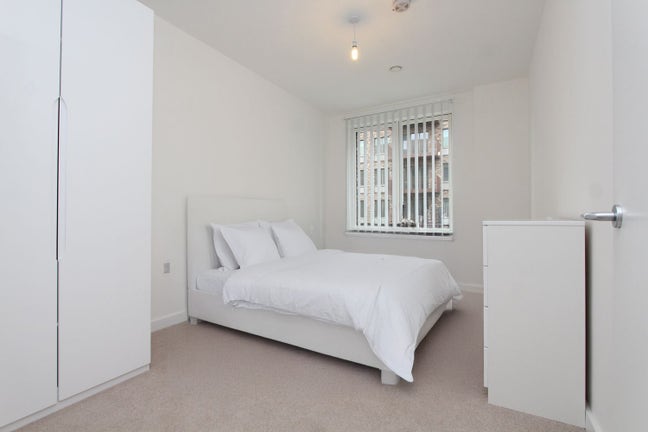 Docklands Highlight: Ensuite & Double Rooms Ready Main Photo