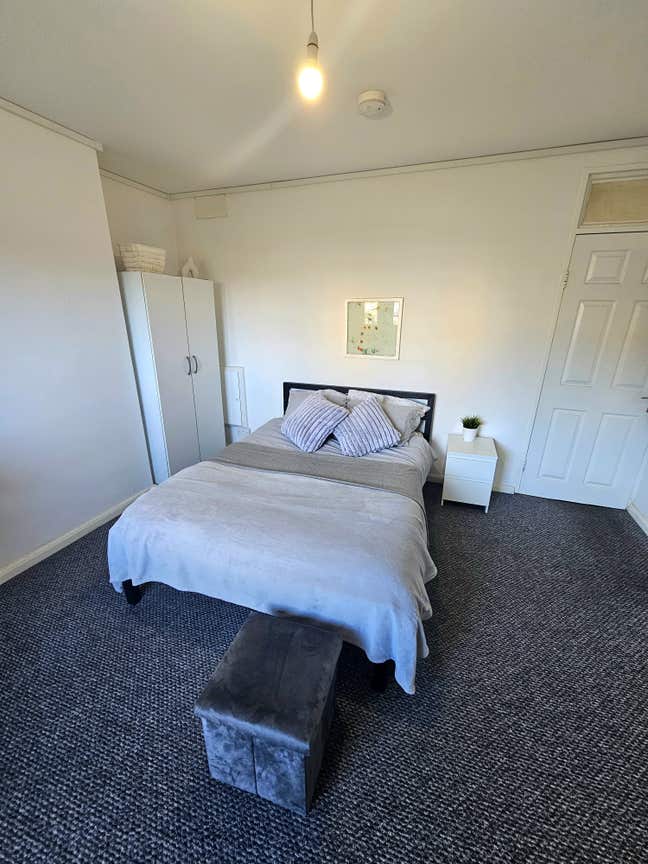 Mile End/Stepney Double room with private balcony! Main Photo