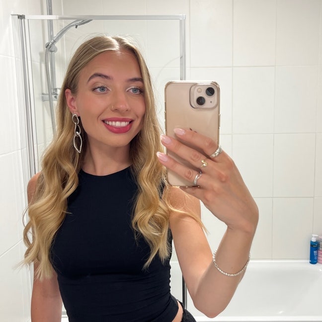 Looking for a room or flatmates Main Photo