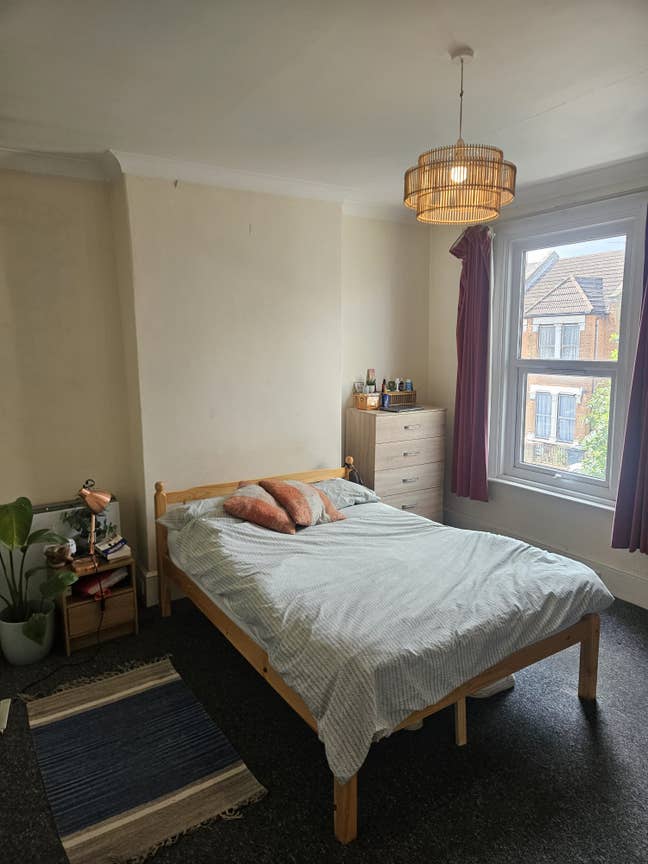 Spacious double room to rent in Harringay Main Photo