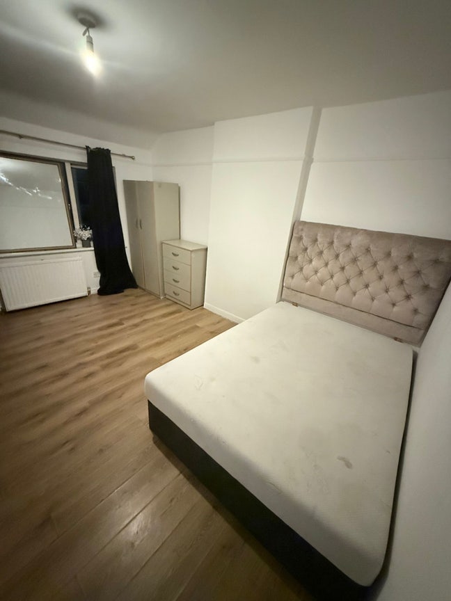 🛏️ Double Room to Let- Neasden Main Photo
