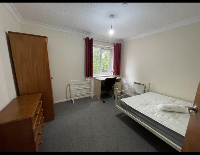 Double Room with bathroom,close to Uni, bill incl  Main Photo
