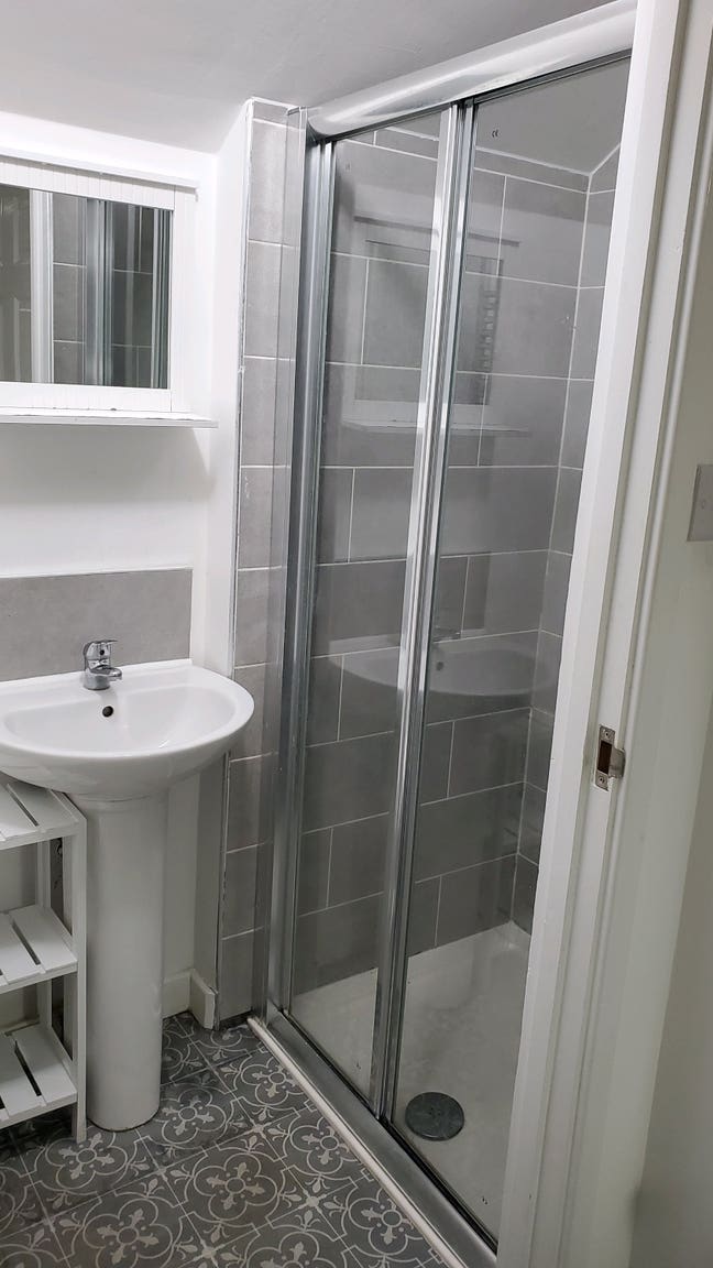 Ensuite Room for rent ST4 Main Photo