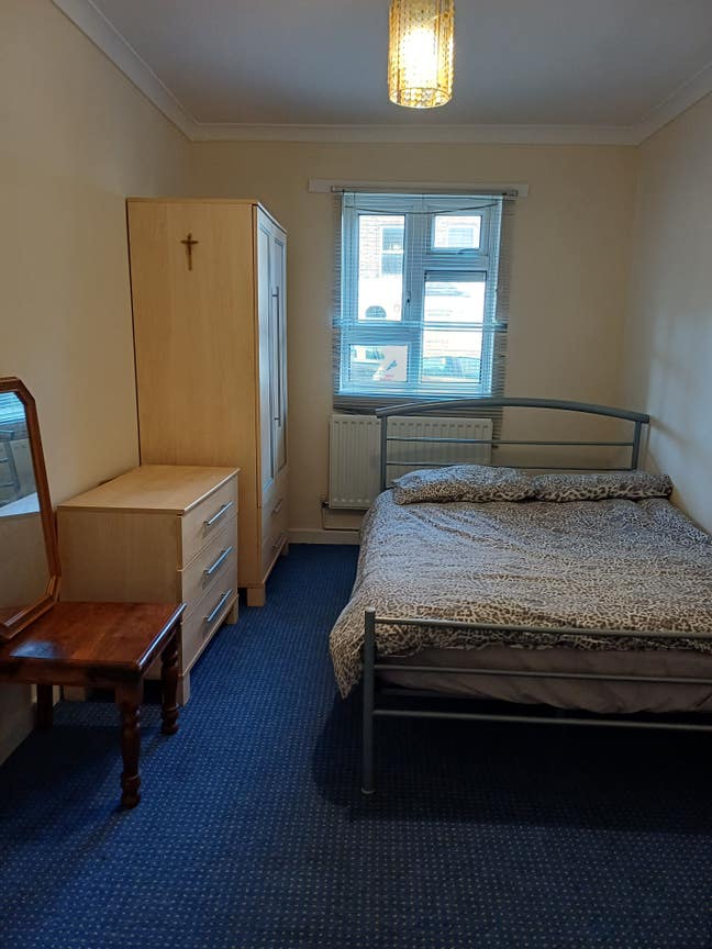 A Bright Double Room in friendly ground Floor Flat Main Photo