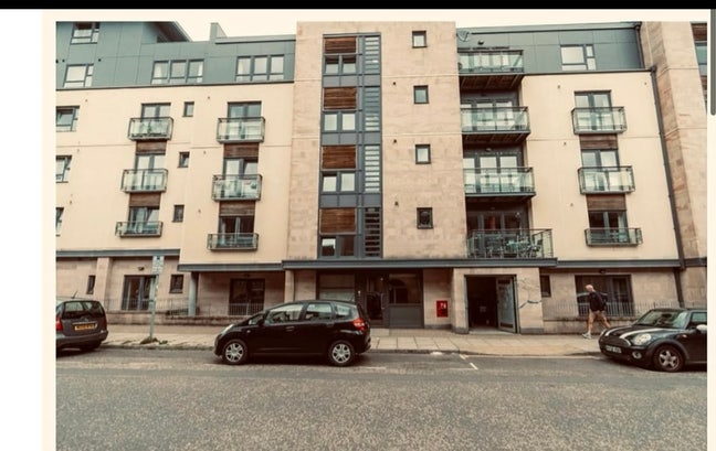 EH3 City Center Double room in 2b2b apartment  Main Photo