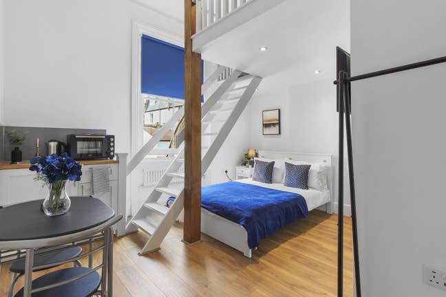 Studio Apartment with Kitchenette Main Photo